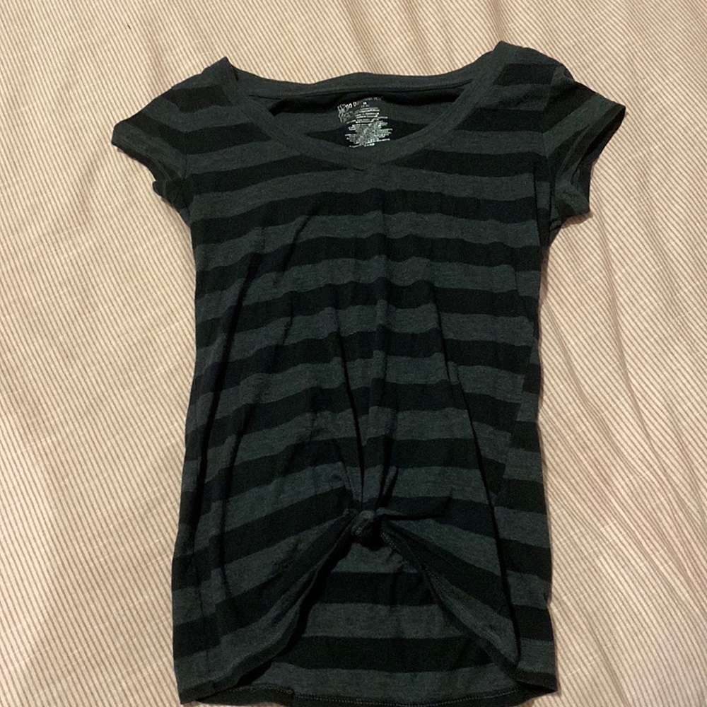 Black and gray striped tee